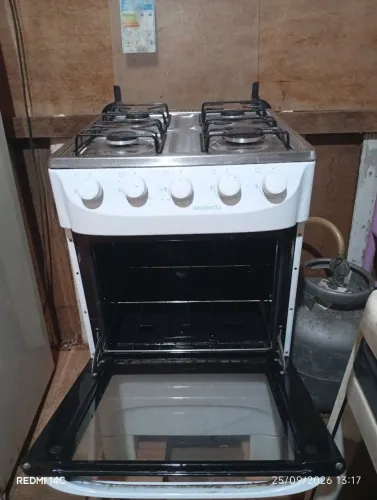 Vendo fogão de 4 bocas funciona tudo