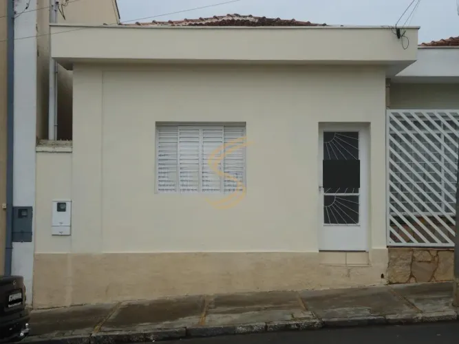 Excelente Custo-Benefício: Casa à Venda no Bairro Santo Antônio
