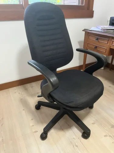 Cadeira de Escritório Giratória Encosto Alto