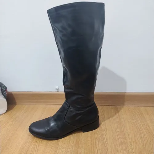 Bota couro cano alto
