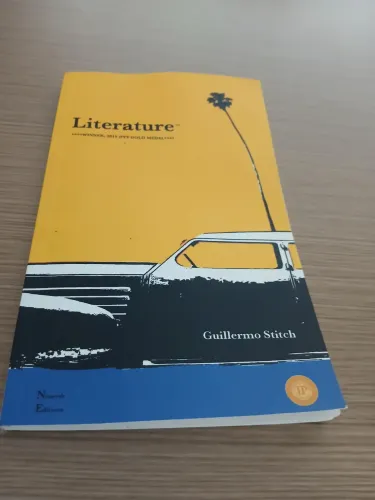 Livro literature - Em inglês- Autor Guillermo Stitch