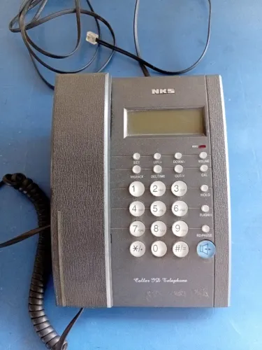 Telefone com fio.