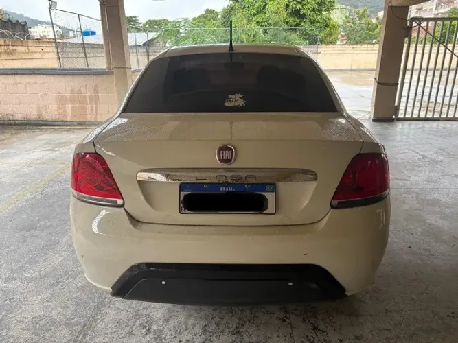 Fiat Linea Essence Dualogic 1.8 Flex 16V 4P 2015
