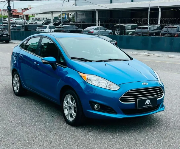 Ford Fiesta Sedan Titanium 1.6 16V Flex MEC 2015