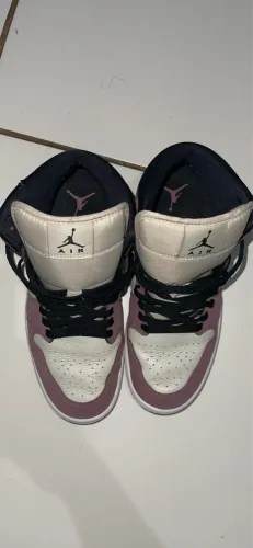 Tênis Jordan lançamento size 9
