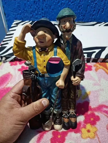 Escultura suporte para garrafa de vinho hobo golfista medida 28x12 de resina vintage