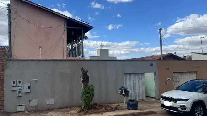 Casa com barracao Recanto do bosque