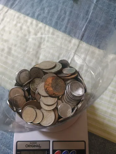 3KG MOEDAS ANTIGAS VARIADAS-3.253Kg de moedas antigas (não circulam mais)