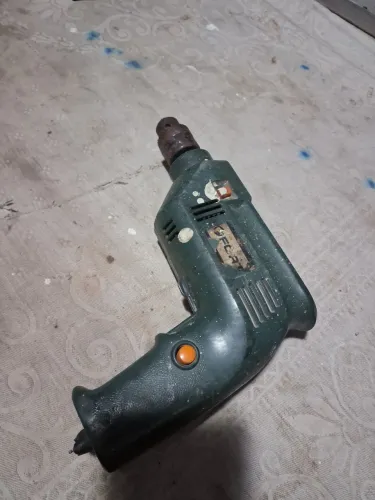 Furadeira forte para retirde peças