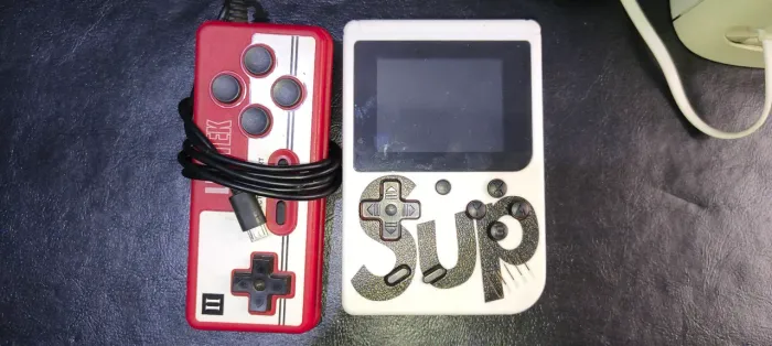 Vendo mini vídeo game portátil com 400 jogos
