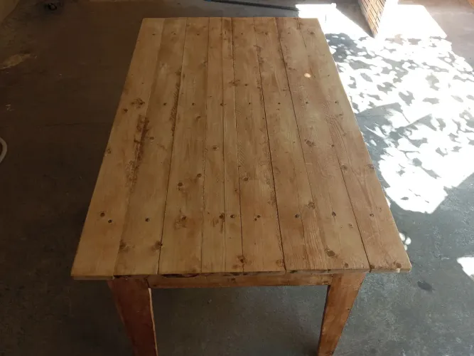 Mesa Rústica de Madeira Maciça. Linda e Resistente