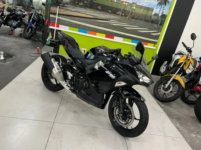 KAWASAKI NINJA 400 KRT EDITION