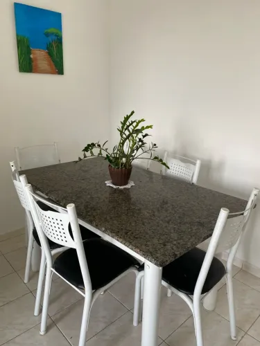 Mesa de pedra estilo mármore