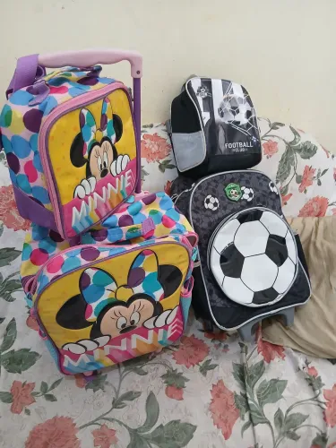 2 mochilas de crianca. As 2 por 70 reas