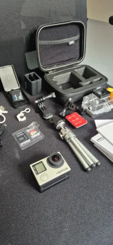 GoPro Hero 4 Black + Kit Completo de Acessórios - Cartão 32 GB