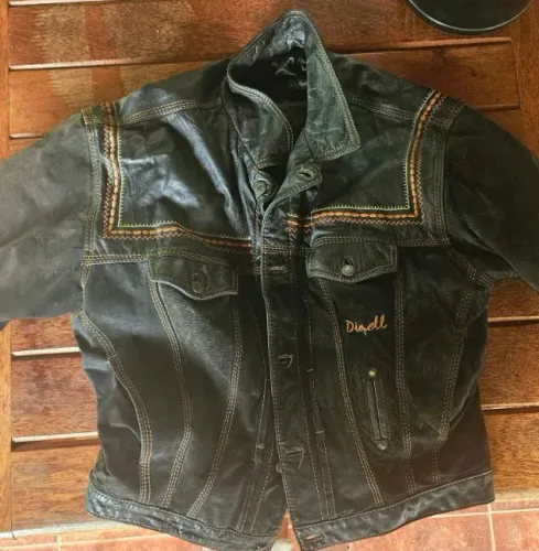 Jaqueta Preta Vintage - Couro e Camurça - R$ 250