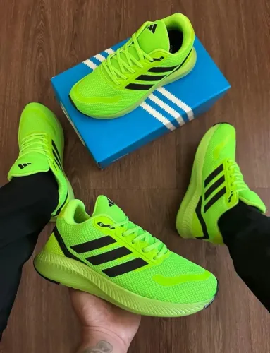 Tênis Adidas Falcon