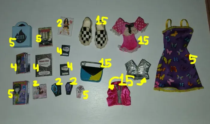 Lote de acessórios MH, Bratz, bonecas