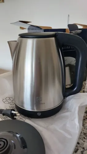 Chaleira eletrica Electrolux 110v EEk10