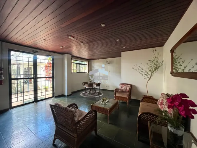 ALUGO APARTAMENTO DE 3 QUARTOS, DUAS VAGAS DE GARAGEM.