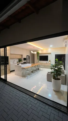 CASA COM PLACA SOLAR A VENDA!