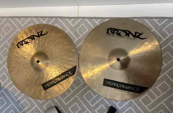 Vendo Chimbal Bronz Perfomance 14 b20