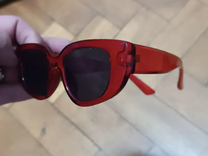 VENDO VARIOS MODELOS DE OCULOS FEMININO. VALOR 50 REAIS CADA