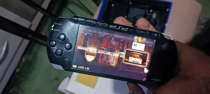 PSP slim 3001 na caixa"