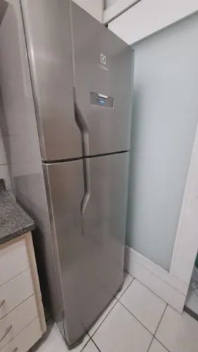 Geladeira Electrolux Frost Free 371L Duplex Cor Inox - novíssima