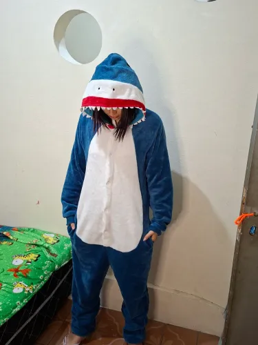 Pijama de tubarão tecido coreano  unisex pouco usada