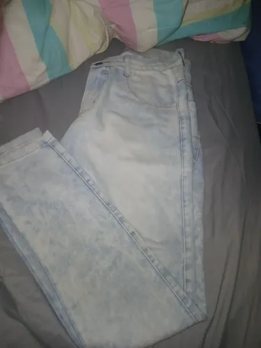 Calça dins colada