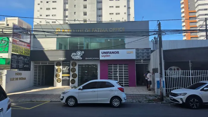 Sala Comercial - Pátio Luz de Fátima- em frente praça Igreja de Fátima  R$ 1.800