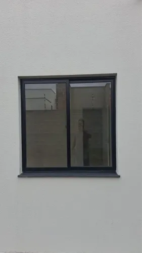 Esquadria de alumínio preta