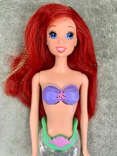Boneca princesa Disney Ariel, original rara com luzes e canta , mattel 2005