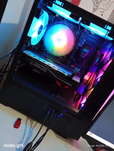 Gabinetes e Placa Mãe