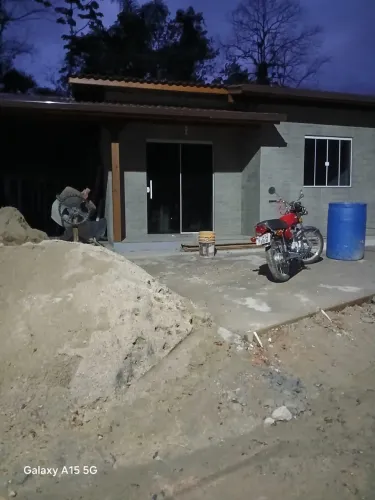 Barbada ! Vende-se uma casa em São Marcos Biguaçu SC