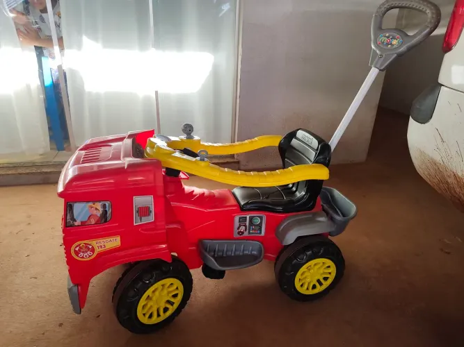 Caminhão infantil bombeiros 