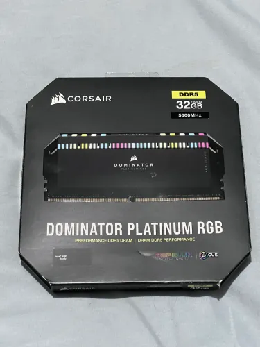 Memória RAM DDR5 32Gb (2x16) Corsair Dominator Platinum RGB 5600MHz