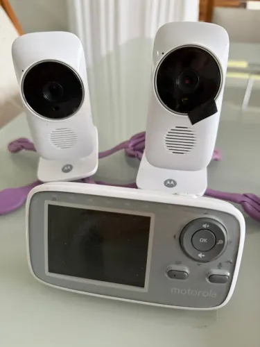 Babá Eletrônica Motorola com 2 câmeras