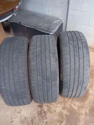 Vendo pneu para camioneta 