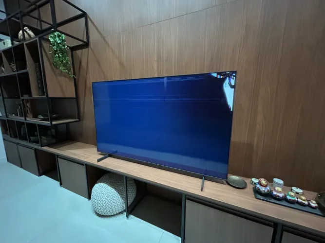 TV um70au8000 Samsung 70 polegadas com defeito