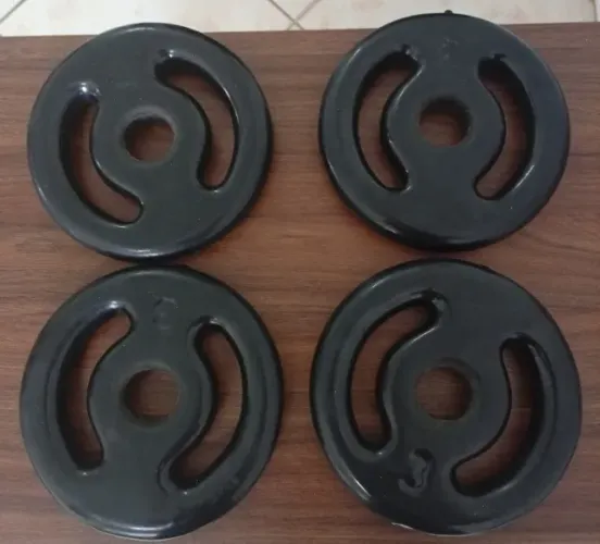VENDO 4 ANILHAS DE 3 KG - EMBORRACHADAS