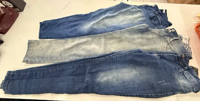 Lote com 3 calças jeans femininas tamanho 42 usadas