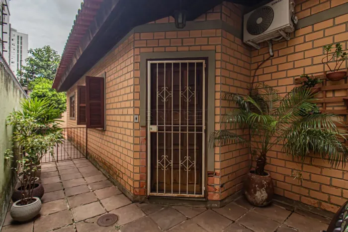 Terreno com duas casas no Bairro Rio Branco
