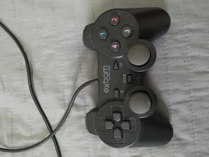 Vendo um controle para PC