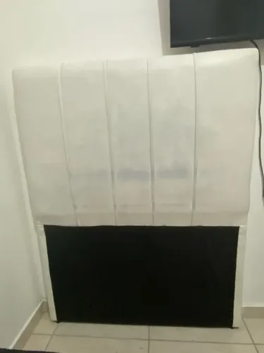 Cabeceira branca - cama de solteiro