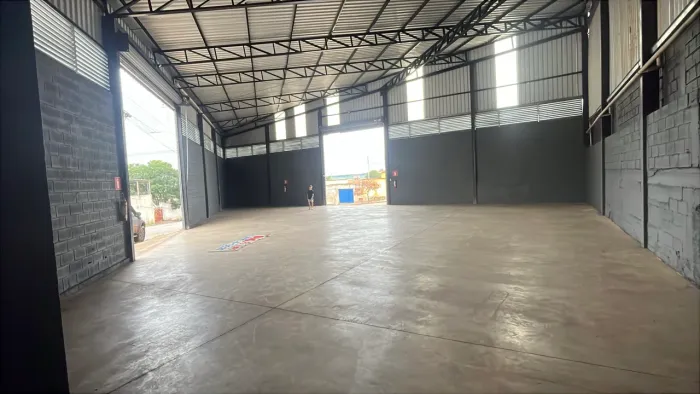 Alugo Galpão 380m2 em Para de Minas 