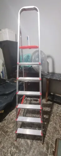 Escada de alumínio 7 degraus Botafogo. Nova!