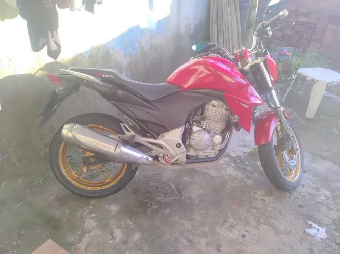 Cb 300r em dia  