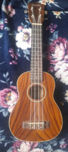 Ukulele Shelby